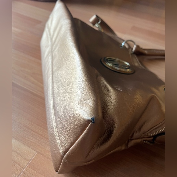 Bueno Bronze Metallic Handbag – Excellent Condition - Picture 16 of 16